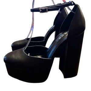 AQUA Chanc Black Strappy Platform High Heel Sandals Size 9